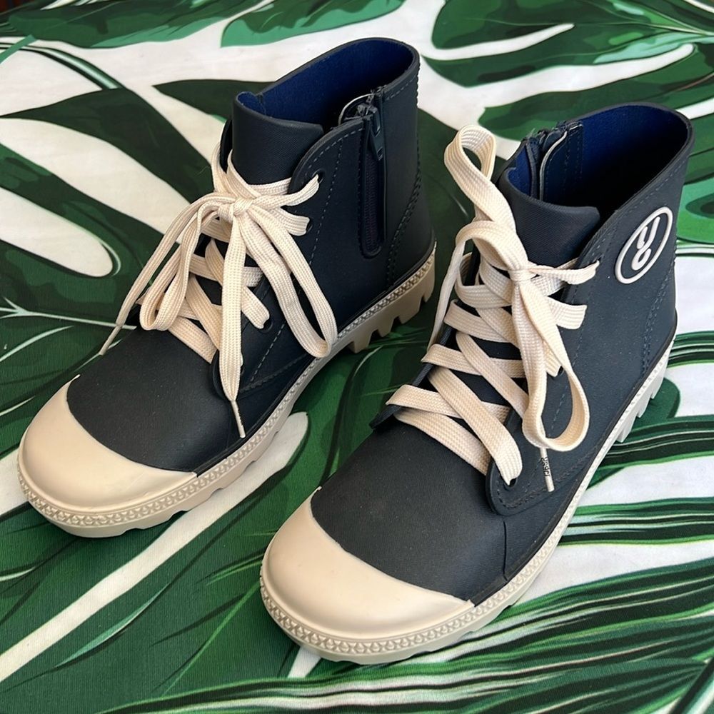 Undercover "Rainker" ankle-high boots in navy and cream